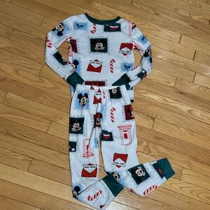 Disney Mickey Themed Christmas Pajama Set ❄️